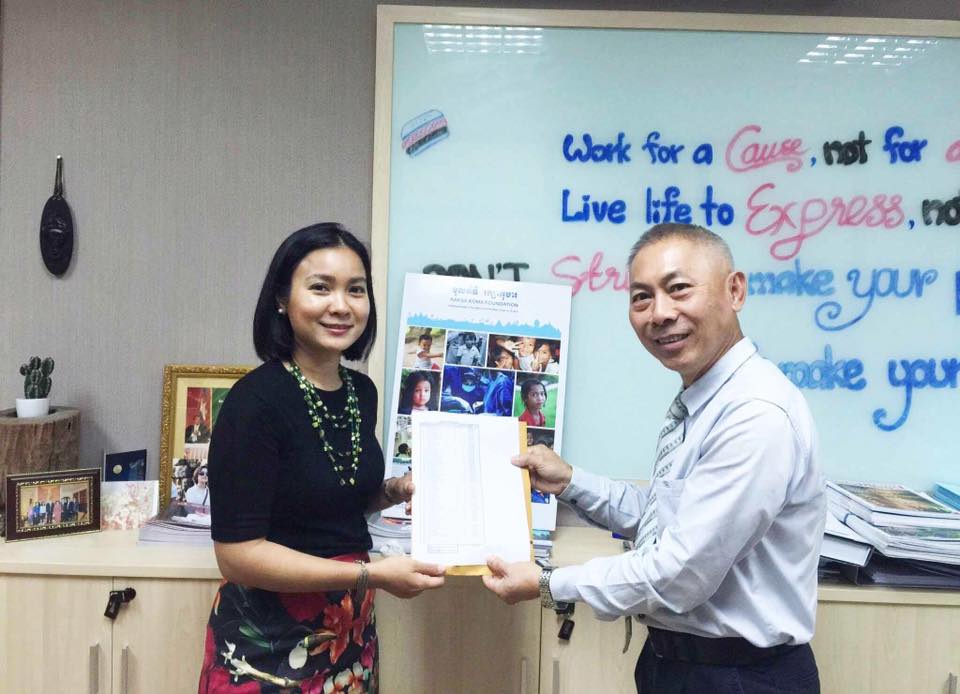 Raksa Koma Foundation sponsored $1,000 to Smile Cambodia organization for organizing Walk for a Smile event (a fundraising walk in support of Smile Cambodia)