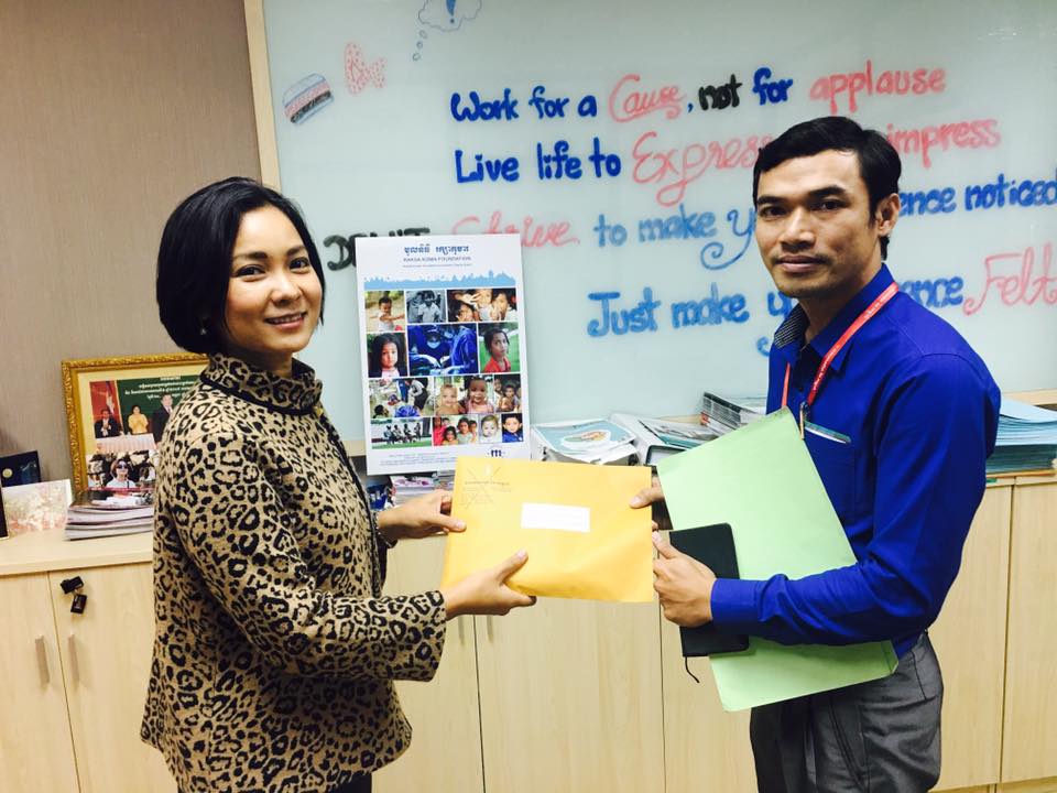H.E Chea Serey, founder of Raksa Koma Foundation, has kindly donated 4,214,000 riel to Royal University of Phnom Penh for printing t-shirt in celebration of the 4th Youth Mental Health Day