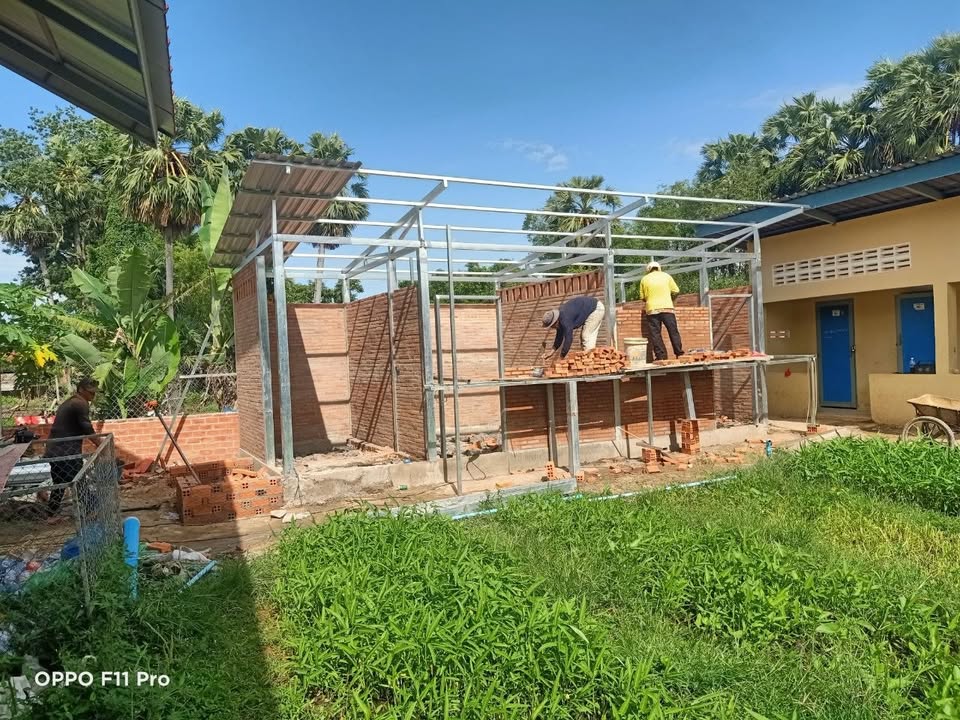 គម្រោងសាងសង់បន្ទប់ទឹកស្អាតនៅសាលាបឋមសិក្សាចំបក់ខាងជើង ស្រុកសន្ទុក ខេត្តកំពង់ធំ ដែលឧបត្ថម្ភថវិកាដោយ ធនាគារ ភ្នំពេញពាណិជ្ជ ម.ក (PPCBank) កំពុងដំណើរការរលូន និងត្រៀមសម្ពោធដាក់ឲ្យប្រើប្រាស់ក្នុងពេលឆាប់ៗ…