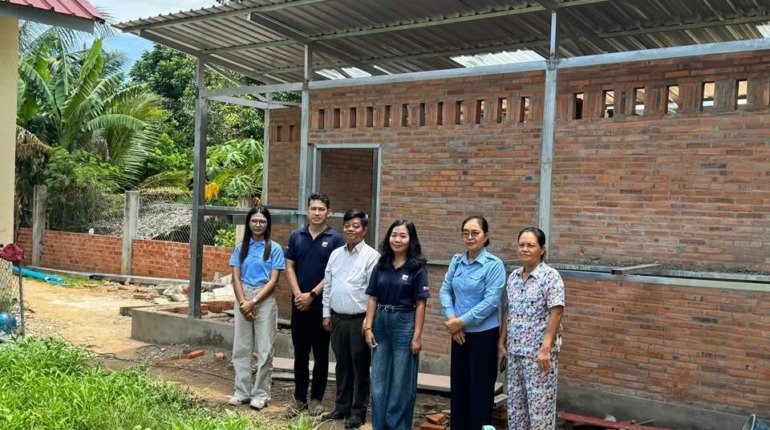 ជិតដល់ដំណាក់កាលបញ្ចប់ហើយ! សូមថ្លែងអំណរគុណយ៉ាងជ្រាលជ្រៅចំពោះតំណាង ធនាគារ PPCBank ដែលបានអញ្ជើញចុះមកពិនិត្យវឌ្ឍនភាពការងារដោយផ្ទាល់។…